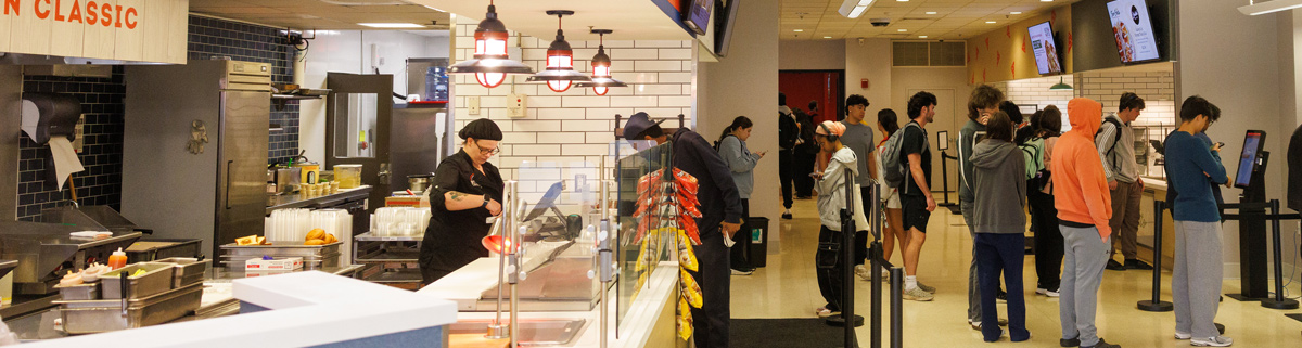 Students checking out in Lane dining during lunch break