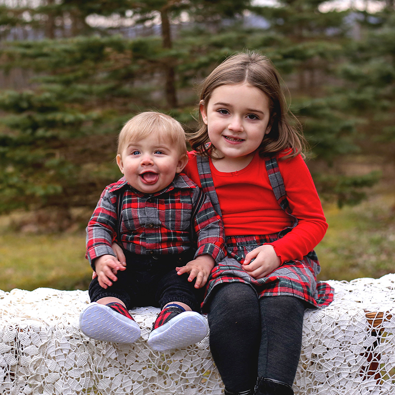baby Kirchner and big sister